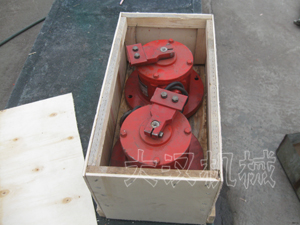 振動(dòng)電機(jī)兩臺